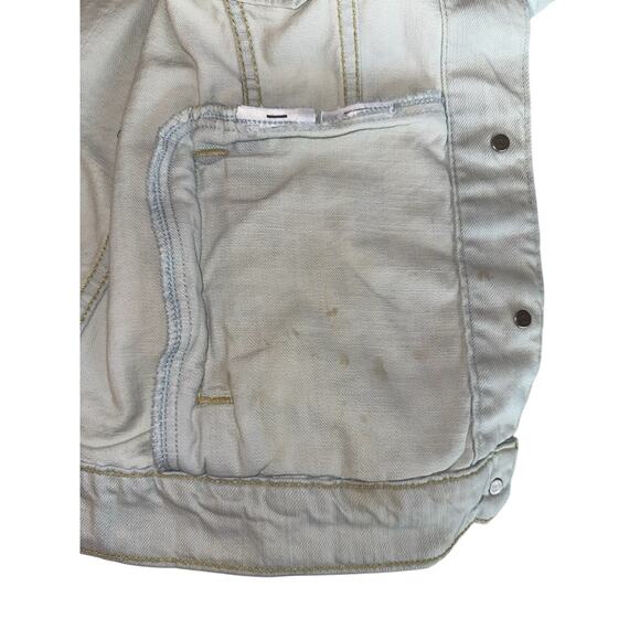 Levi’s Womens Light Wash Denim Trucker Jacket M Classic Jean Coat Casual Cowgirl - Picture 10 of 10